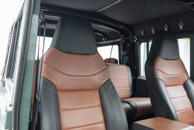 1990 Land Rover Defender 38