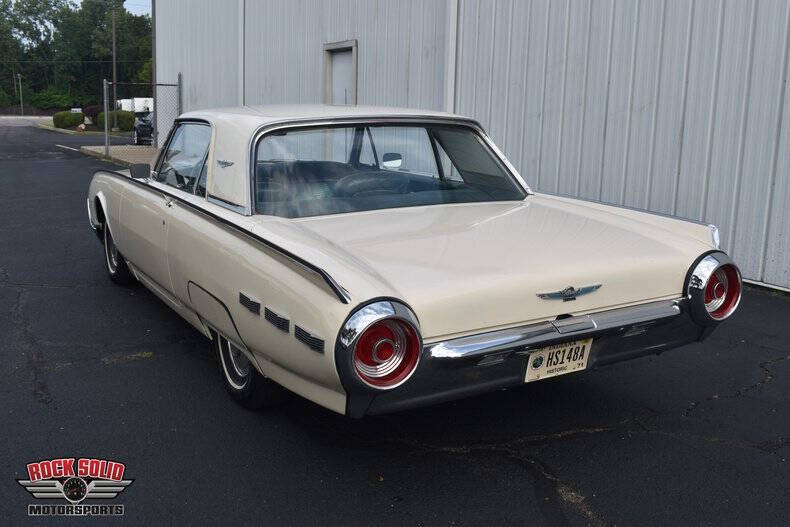 1962 Ford Thunderbird