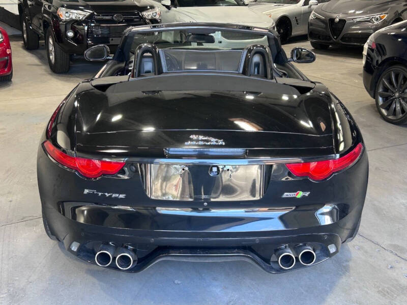 2016 Jaguar F-TYPE R
