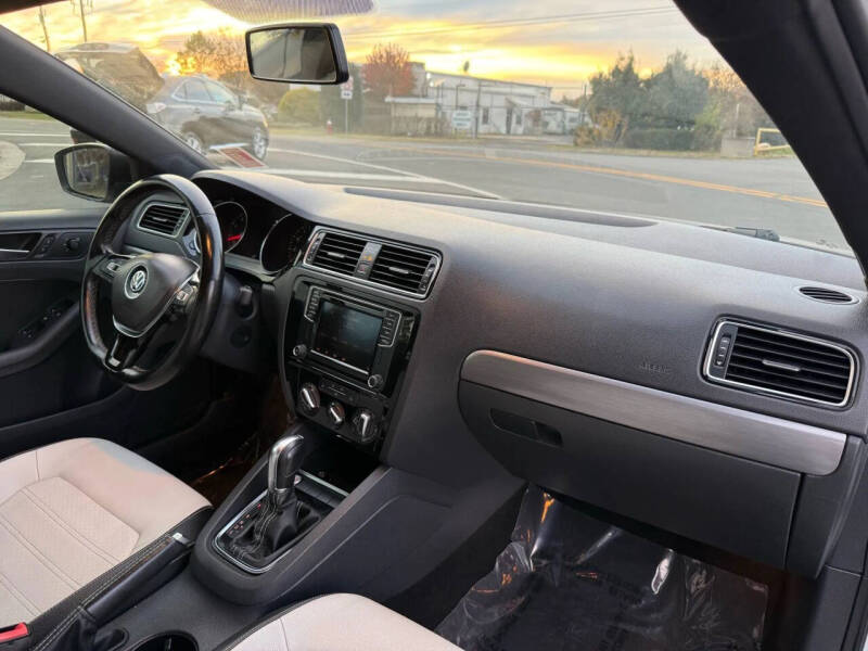 2016 Volkswagen Jetta 1.8T Sport