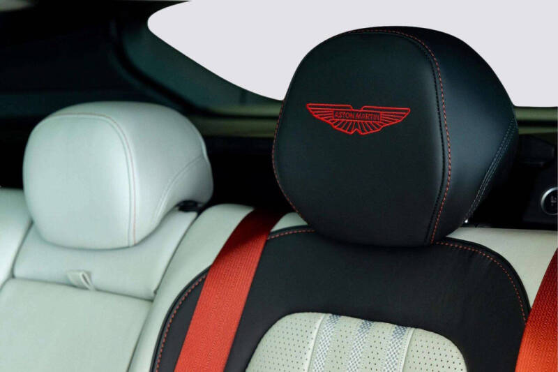 2025 Aston Martin DBX 707