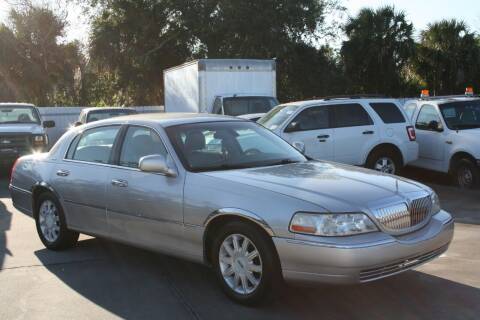 2003 Lincoln Town Car for sale at Mike's Trucks & Cars in Port Orange FL