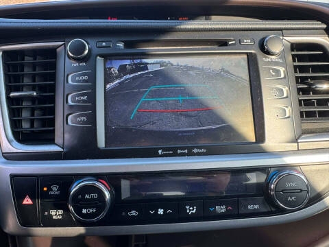 2018 Toyota Highlander LE