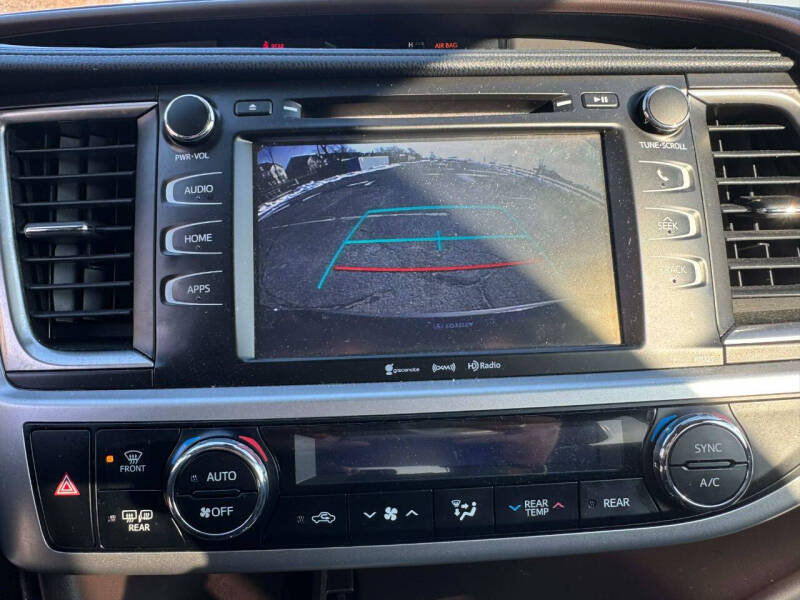 2018 Toyota Highlander LE