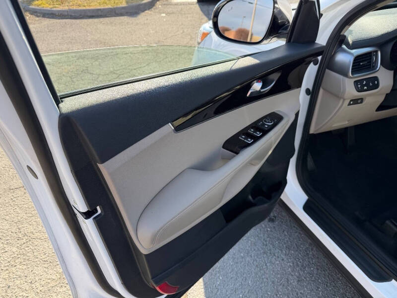 2019 Kia Sorento EX V6