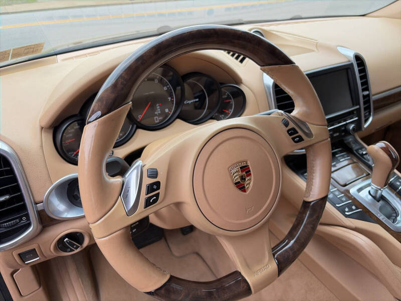 2014 Porsche Cayenne Platinum