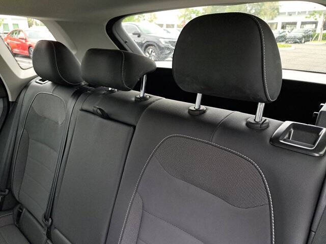 2023 Volkswagen Taos SE