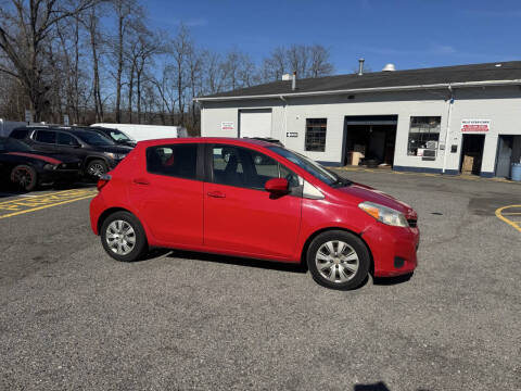 2014 Toyota Yaris 5-Door LE