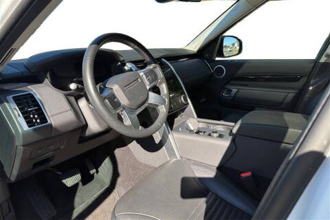 2024 Land Rover Discovery P300 S