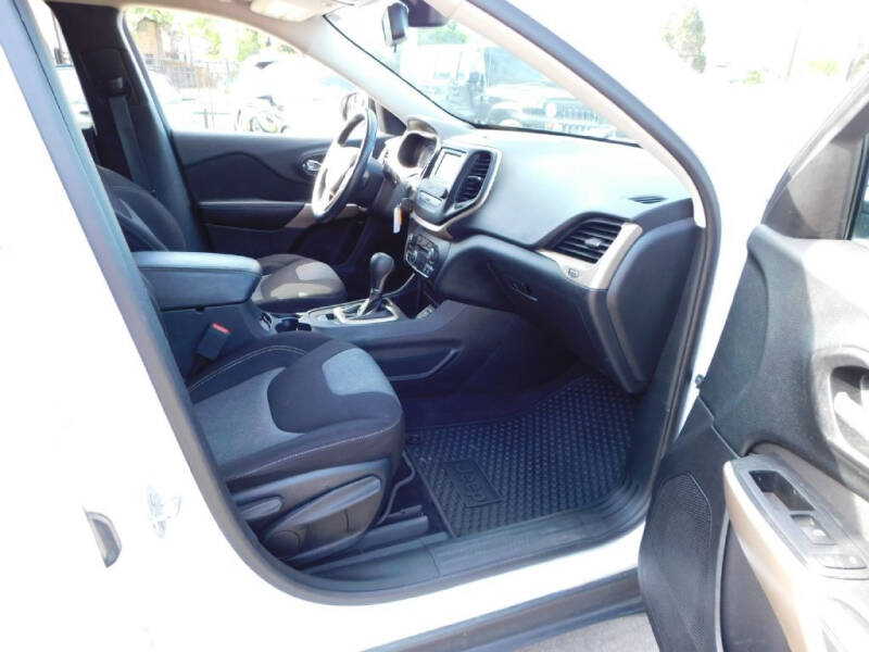 2017 Jeep Cherokee Sport