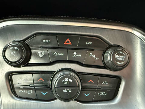 2016 Dodge Challenger SXT Plus