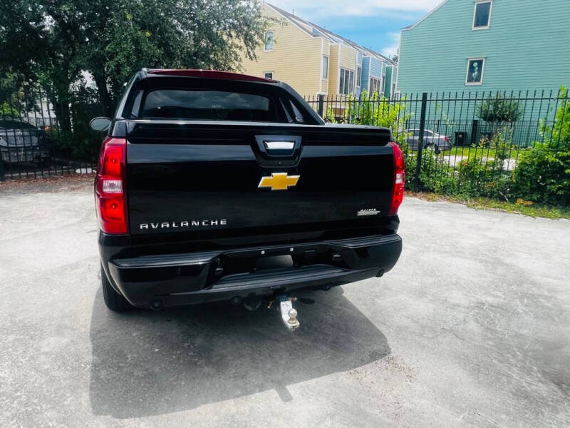 2013 Chevrolet Avalanche LT Black Diamond