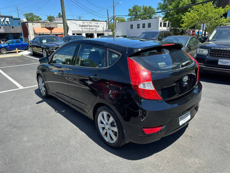 2013 Hyundai Accent SE
