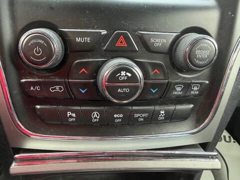 2019 Jeep Grand Cherokee Laredo E