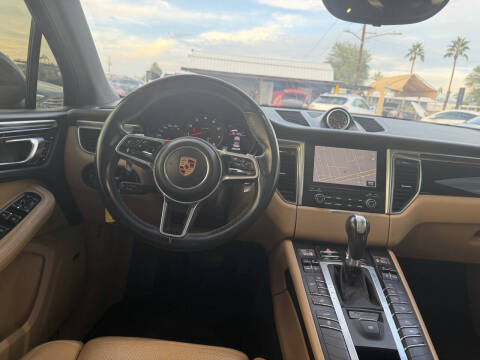 2017 Porsche Macan