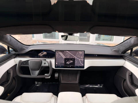 2022 Tesla Model S Plaid