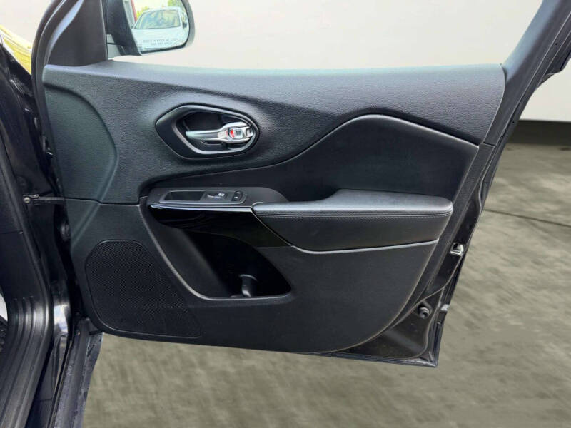 2020 Jeep Cherokee Altitude