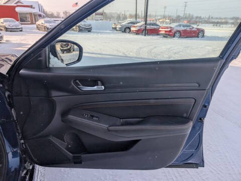 2022 Nissan Altima 2.5 SR