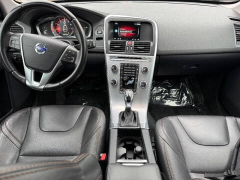 2017 Volvo XC60 T6 Dynamic