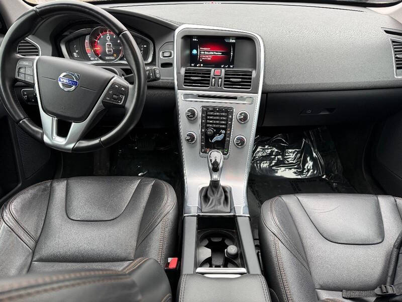 2017 Volvo XC60 T6 Dynamic