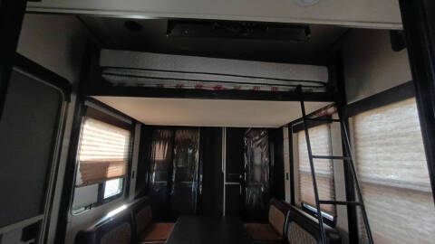 2015 Grand Design RV MOMENTUM 380TH