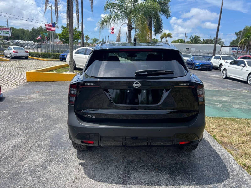 2026 Nissan Kicks SV