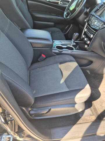 2018 Nissan Pathfinder SV