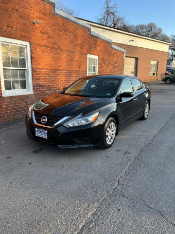 2017 Nissan Altima for sale at SETTLE'S CARS & TRUCKS in Flint Hill VA