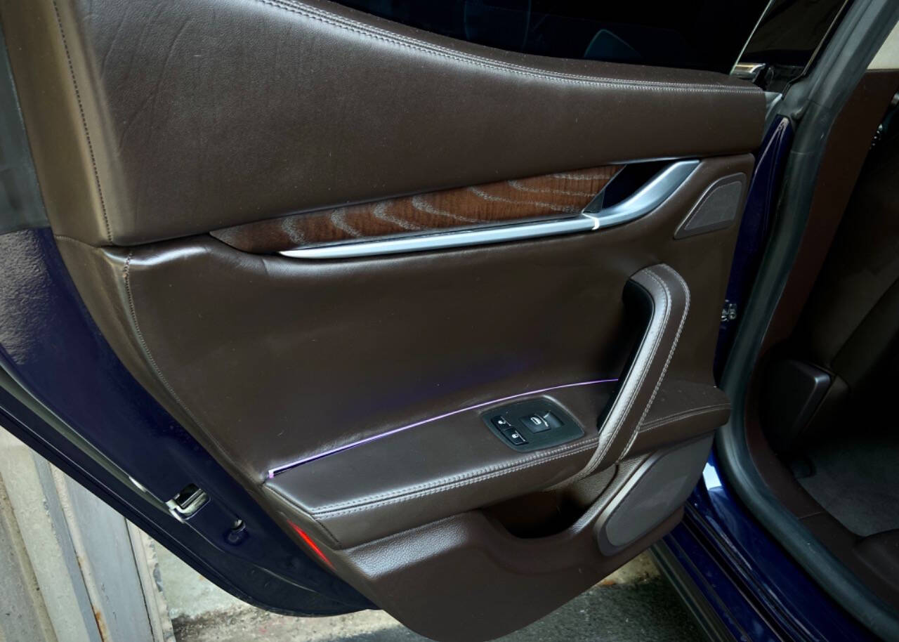 2015 Maserati Ghibli 23