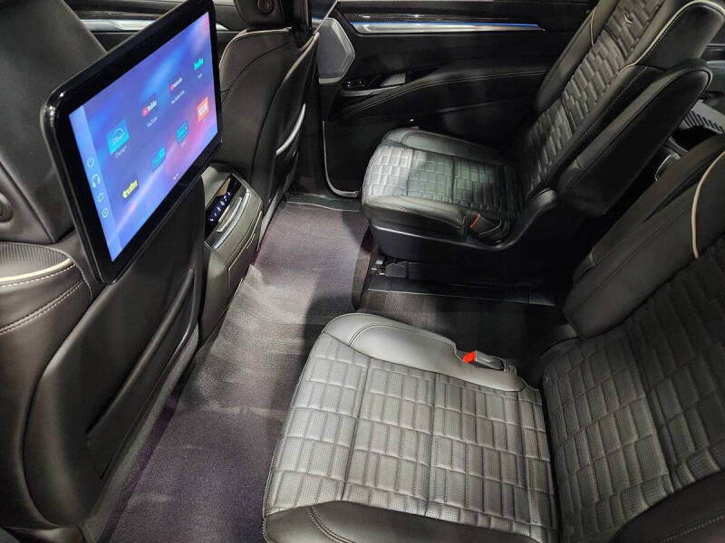 2025 Cadillac Escalade-V