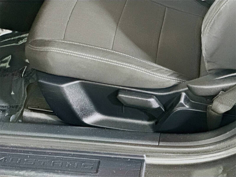 2017 Ford Mustang V6