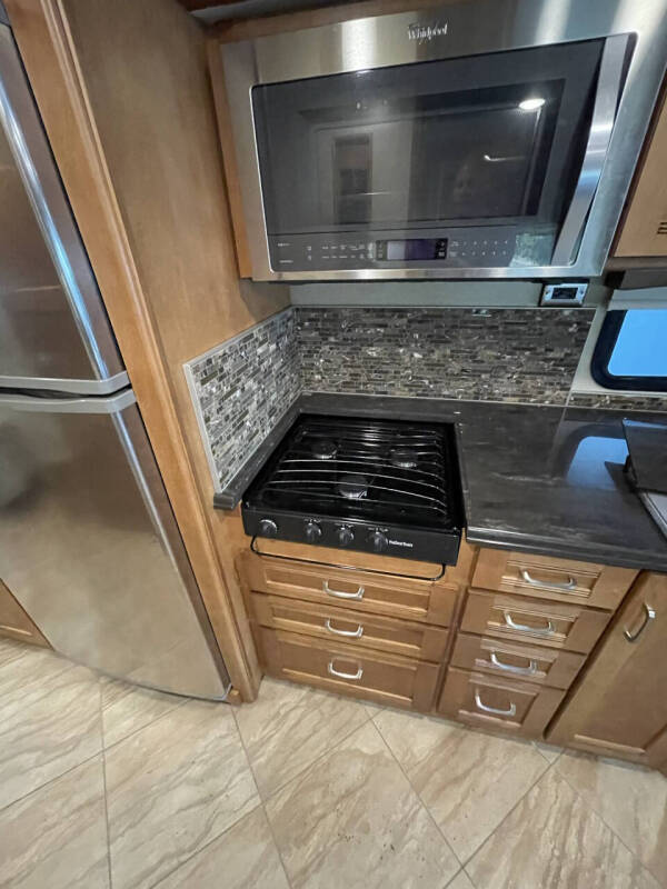 2017 Winnebago Forza 36G