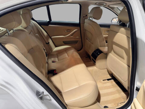 2015 BMW 5 Series 528i