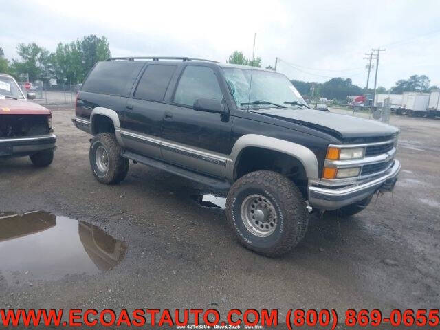 1999 Chevrolet Suburban Base's photo