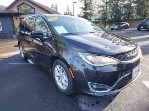 2017 Chrysler Pacifica for sale at Sac River Auto in Davis CA