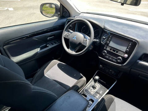 2019 Mitsubishi Outlander ES