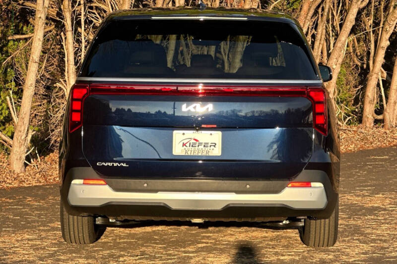2026 Kia Carnival LXS