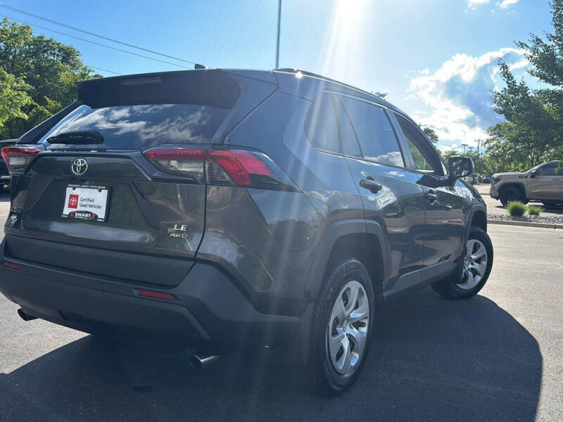 2020 Toyota RAV4 LE