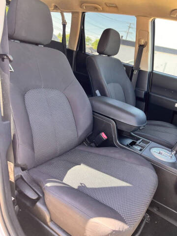 2011 Mitsubishi Endeavor LS