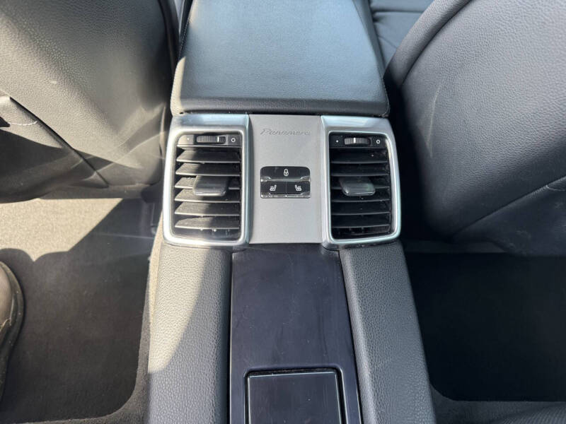 2013 Porsche Panamera 4