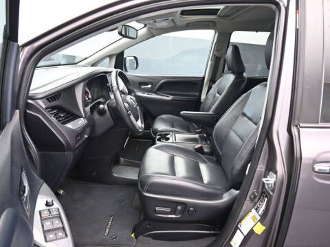 2020 Toyota Sienna SE Premium 7-Passenger