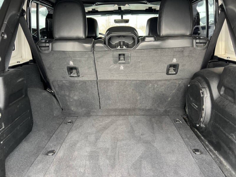 2020 Jeep Wrangler Unlimited Sahara Altitude