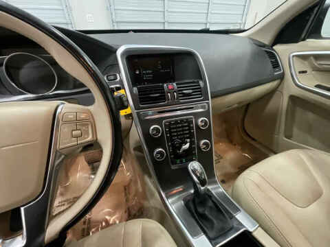 2016 Volvo XC60 T5 Drive-E Premier