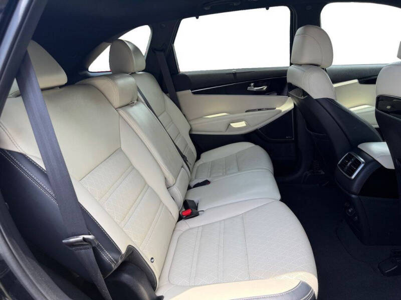 2017 Kia Sorento SX Limited V6