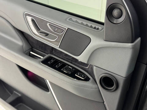 2019 Lincoln Navigator Select