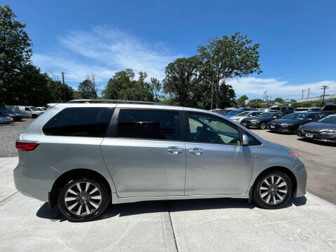 2019 Toyota Sienna LE 7-Passenger