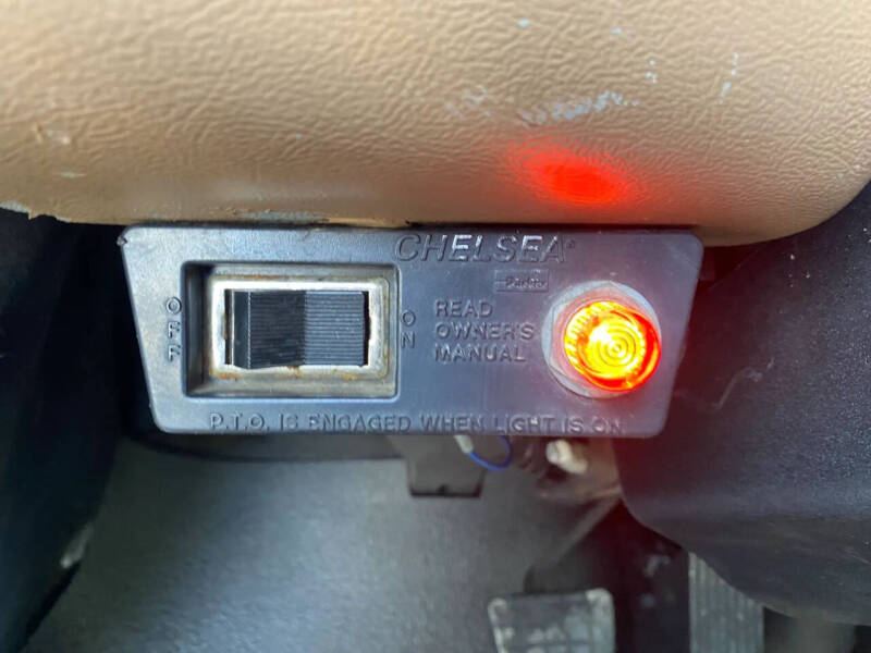 2006 Mack CV713