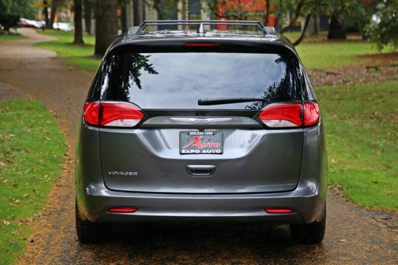 2020 Chrysler Voyager LXi