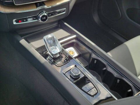2026 Volvo XC60 B5 Core