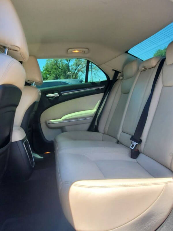 2017 Chrysler 300 Limited